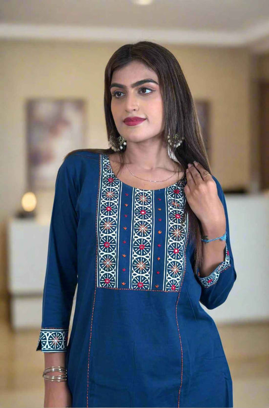 Front view – Pure cotton Indigo hand block print mirror work straight kurta