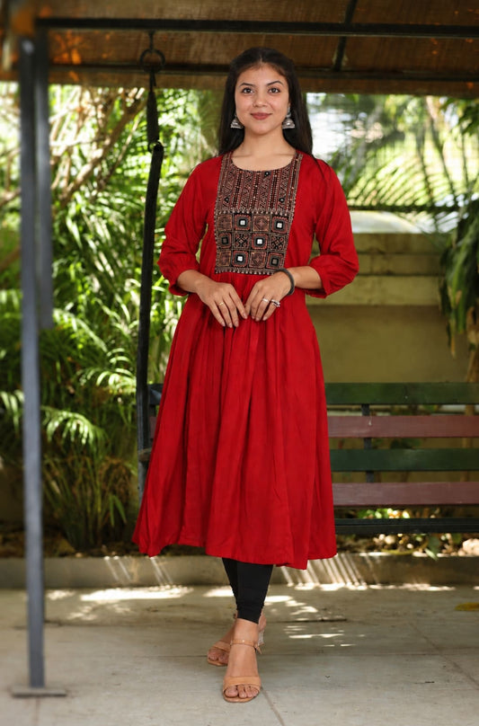 Front_pose_in_maroon_embroidered_A-line_kurta