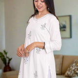 Women wearing white cotton kurta showing the side of the kurta
For Independance days