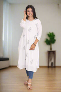 Women Standing wearing White Pure Cotton Kurta Showing the front of the kurta 
For Independance days
